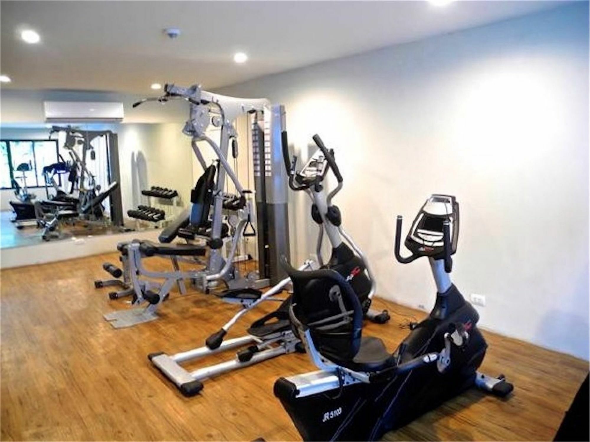 Bliss Patong 2 Bedrooms Apartment エクステリア 写真