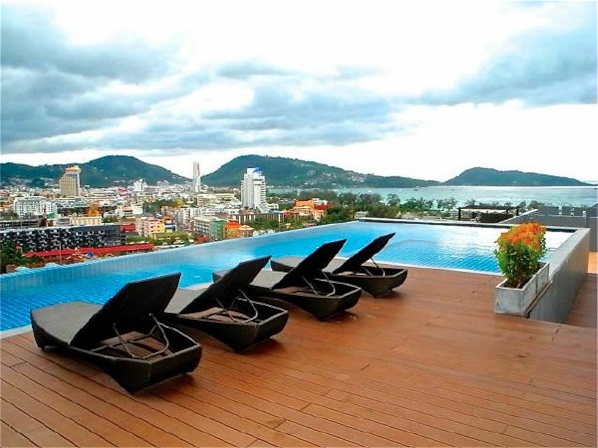 Bliss Patong 2 Bedrooms Apartment エクステリア 写真